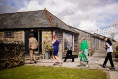 The-outside-of-the-wedding-barn