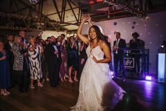 bouquet toss